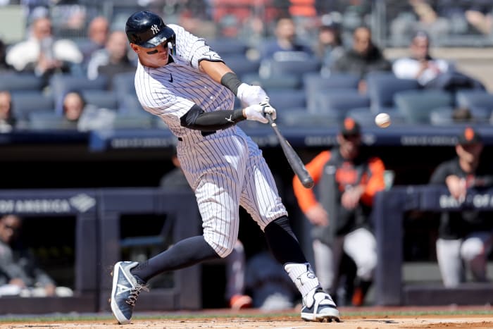 New York Yankees center fielder Aaron Judge hits a solo home run against the SF Giants. (2023)